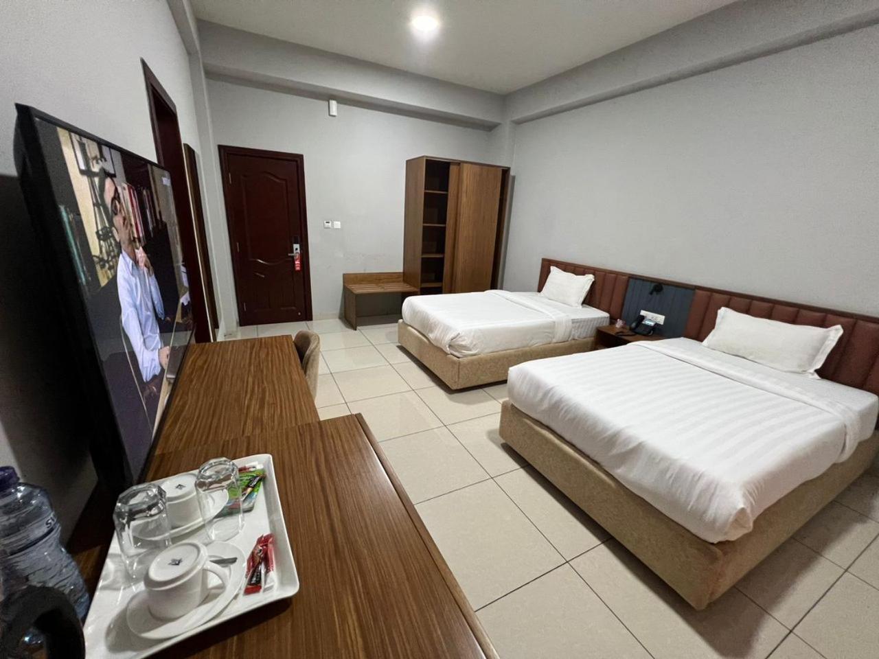 Hotel Golf Coast Kinshasa Exterior photo